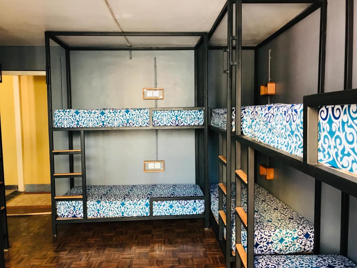 Alobar1000 Hostel Катманду Экстерьер фото